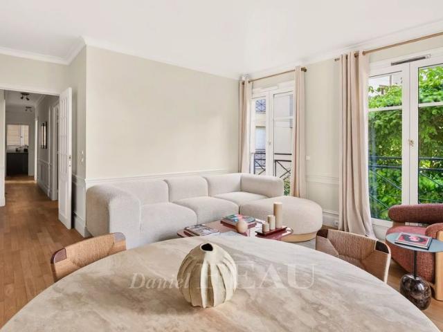 Tout savoir sur cet appartement dans le quartier Saint Germain des Prés, à Paris 6ème