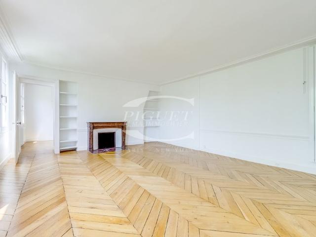 Tout savoir sur cet appartement dans le quartier Saint Germain des Prés, à Paris 6ème