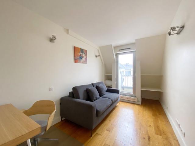 Tout savoir sur cet appartement dans le quartier Saint Germain l'Auxerrois, à Paris 1er