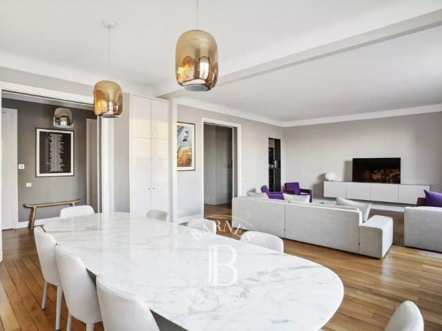 Tout savoir sur cet appartement dans le quartier Saint James Général Koenig, à Neuilly sur Seine