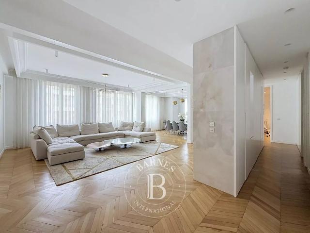 Tout savoir sur cet appartement dans le quartier Saint James Général Koenig, à Neuilly sur Seine