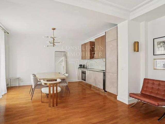 Tout savoir sur cet appartement dans le quartier Saint James Général Koenig, à Neuilly sur Seine