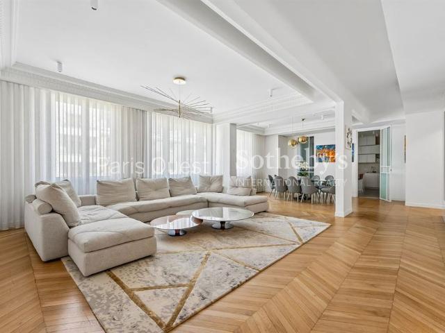 Tout savoir sur cet appartement dans le quartier Saint James Général Koenig, à Neuilly sur Seine