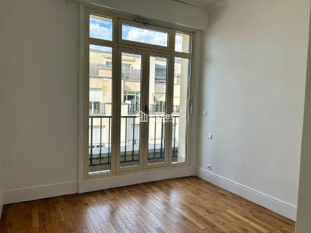 Tout savoir sur cet appartement dans le quartier Saint James Général Koenig, à Neuilly sur Seine
