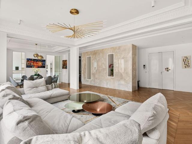 Tout savoir sur cet appartement dans le quartier Saint James Général Koenig, à Neuilly sur Seine