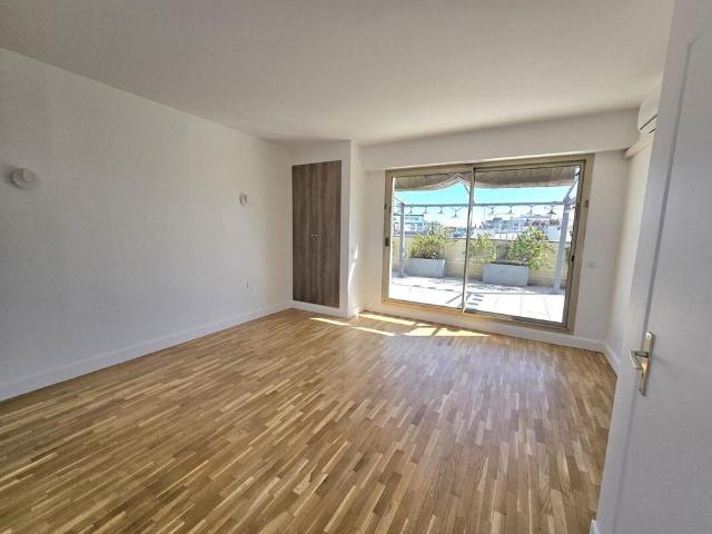 Tout savoir sur cet appartement dans le quartier Saint James Général Koenig, à Neuilly sur Seine