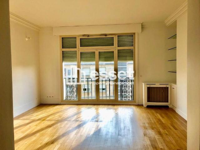 Tout savoir sur cet appartement dans le quartier Saint James Général Koenig, à Neuilly sur Seine