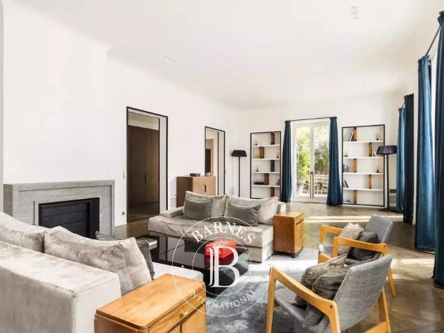 Tout savoir sur cet appartement dans le quartier Saint James Général Koenig, à Neuilly sur Seine