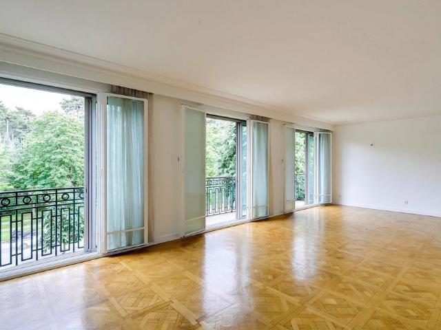 Tout savoir sur cet appartement dans le quartier Saint James Delabordère, à Neuilly sur Seine