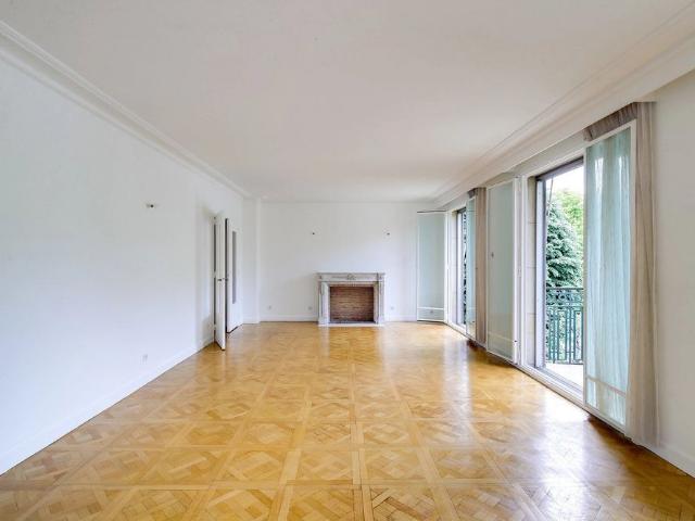 Tout savoir sur cet appartement dans le quartier Saint James Delabordère, à Neuilly sur Seine