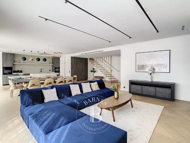 Tout savoir sur cet appartement dans le quartier Saint James Delabordère, à Neuilly sur Seine