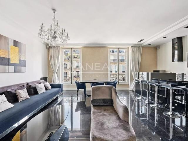 Tout savoir sur cet appartement dans le quartier Saint Philippe du Roule, à Paris 8ème
