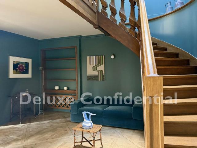 Tout savoir sur cet appartement dans le quartier Saint Philippe du Roule, à Paris 8ème