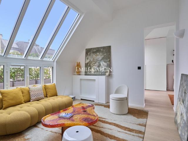 Tout savoir sur cet appartement dans le quartier Saint Philippe du Roule, à Paris 8ème