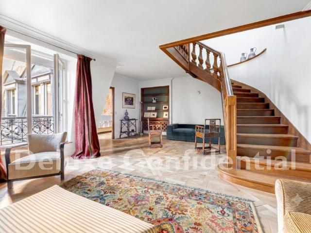 Tout savoir sur cet appartement dans le quartier Saint Philippe du Roule, à Paris 8ème