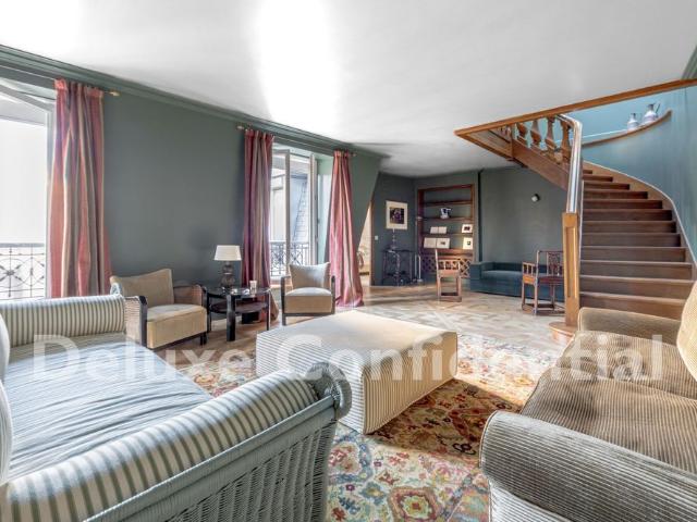 Tout savoir sur cet appartement dans le quartier Saint Philippe du Roule, à Paris 8ème
