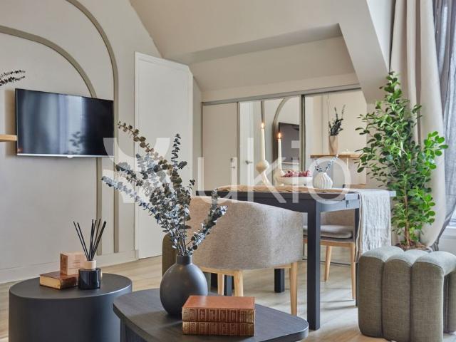 Tout savoir sur cet appartement dans le quartier Saint Philippe du Roule, à Paris 8ème