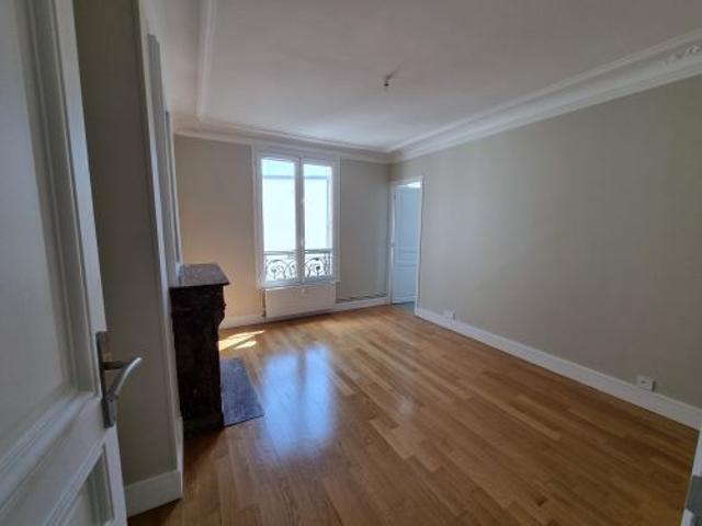 Tout savoir sur cet appartement dans le quartier Saint Philippe du Roule, à Paris 8ème