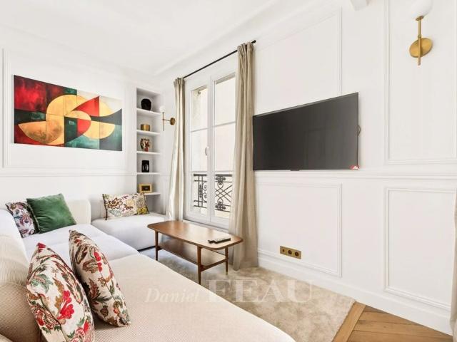 Tout savoir sur cet appartement dans le quartier Saint Placide, à Paris 6ème