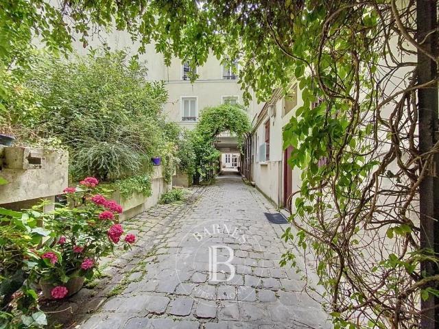 Tout savoir sur cet appartement dans le quartier Saint Placide, à Paris 6ème