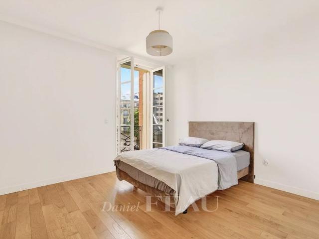 Tout savoir sur cet appartement dans le quartier Saint Placide, à Paris 6ème