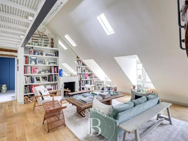 Tout savoir sur cet appartement dans le quartier Saint Placide, à Paris 6ème