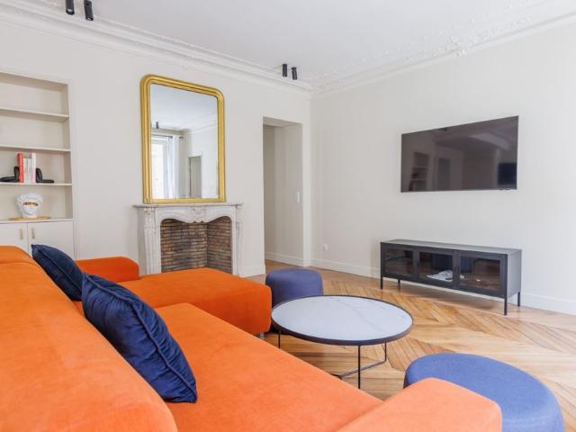 Tout savoir sur cet appartement dans le quartier Saint Placide, à Paris 6ème