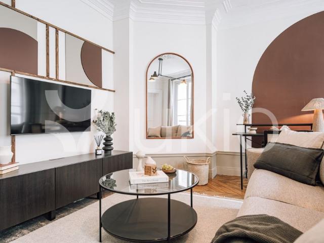 Tout savoir sur cet appartement dans le quartier Saint Thomas d'Aquin, à Paris 7ème