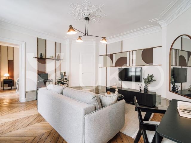 Tout savoir sur cet appartement dans le quartier Saint Thomas d'Aquin, à Paris 7ème