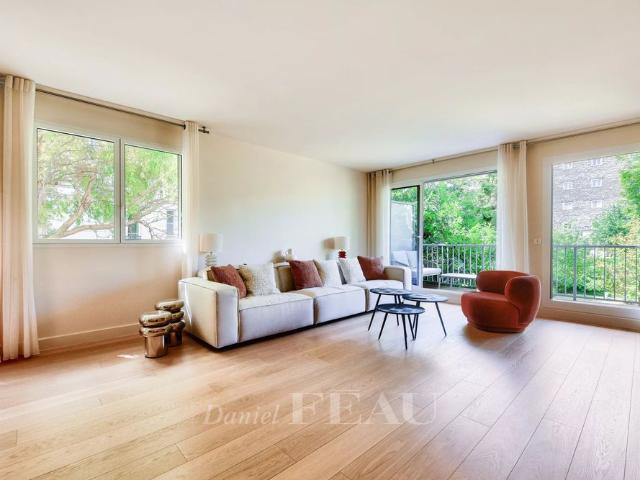 Tout savoir sur cet appartement dans le quartier Saint Thomas d'Aquin, à Paris 7ème