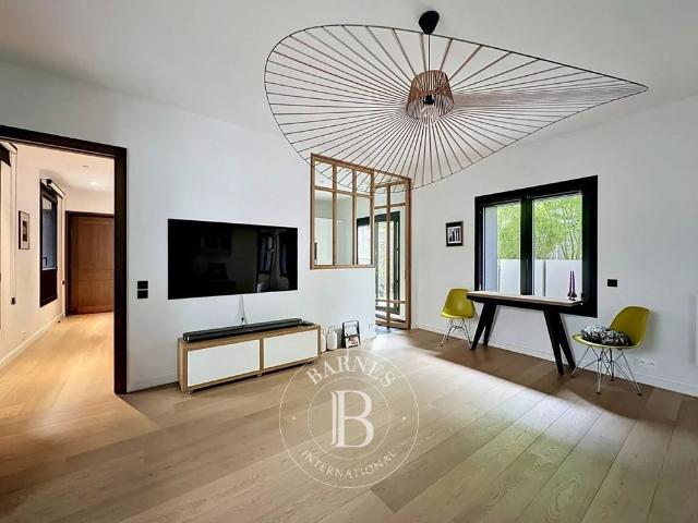 Tout savoir sur cet appartement dans le quartier Saint Thomas d'Aquin, à Paris 7ème