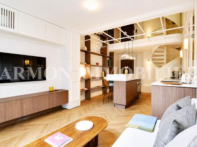 Tout savoir sur cet appartement dans le quartier Saint Thomas d'Aquin, à Paris 7ème