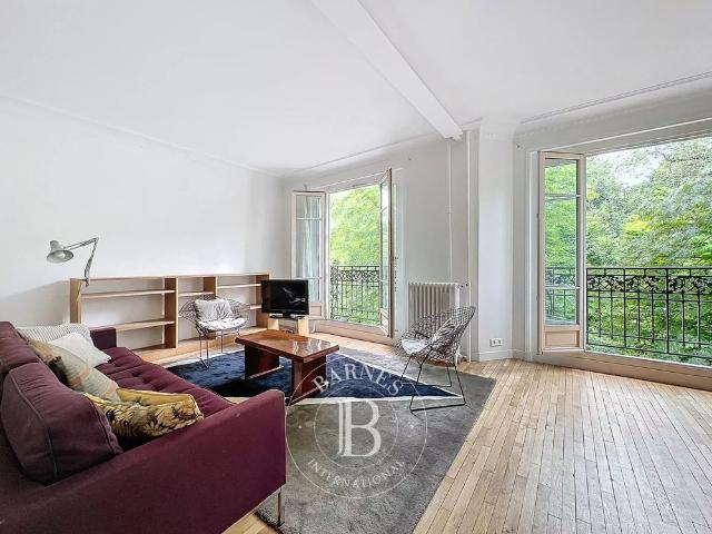 Tout savoir sur cet appartement dans le quartier Secrétan, à Paris 19ème