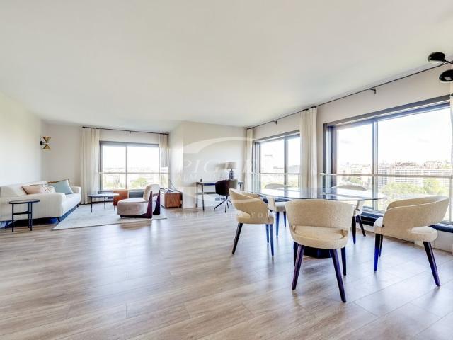 Tout savoir sur cet appartement dans le quartier Seine et Berges, à Paris 15ème