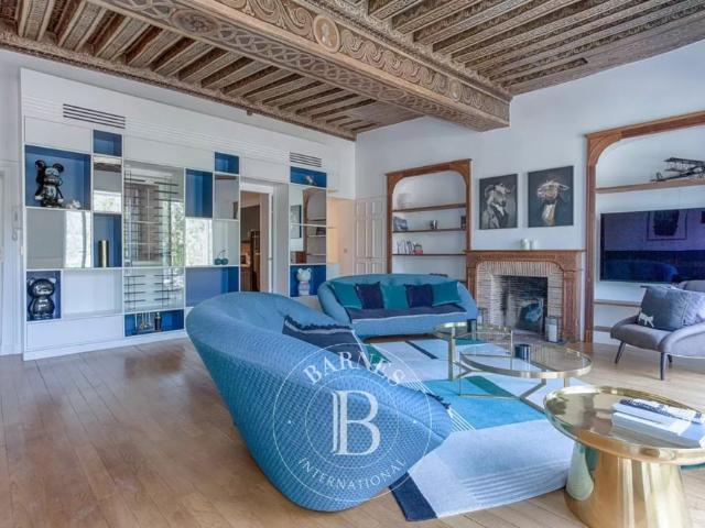 Tout savoir sur cet appartement dans le quartier Seine et Berges, à Paris 1er