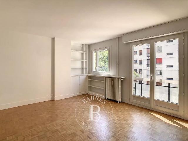 Tout savoir sur cet appartement dans le quartier Porte Dauphine, à Paris 16ème