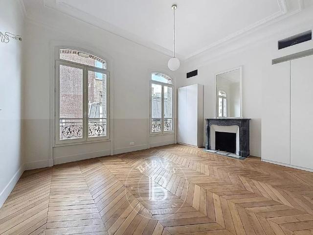 Tout savoir sur cet appartement dans le quartier Porte Dauphine, à Paris 16ème