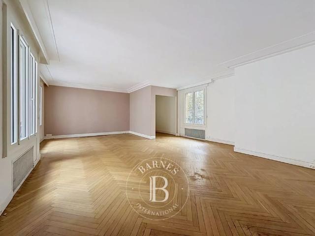 Tout savoir sur cet appartement dans le quartier Porte Dauphine, à Paris 16ème