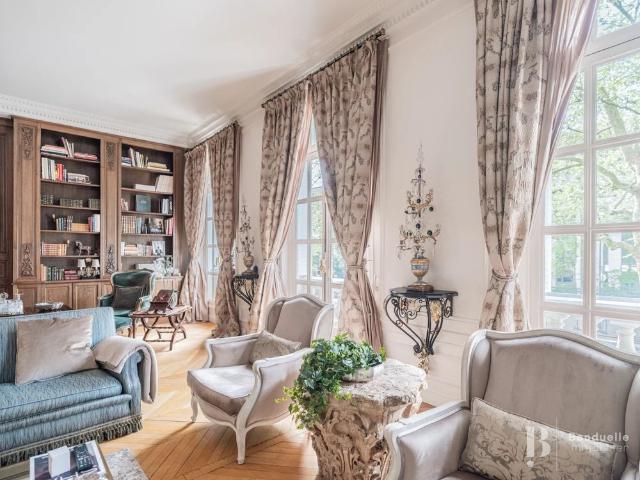 Tout savoir sur cet appartement dans le quartier Porte Dauphine, à Paris 16ème