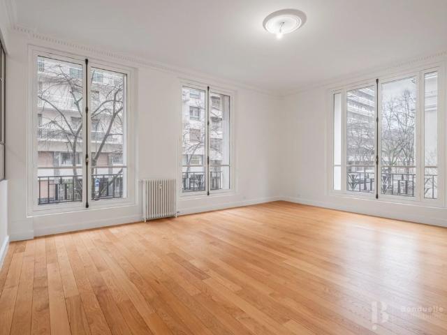 Tout savoir sur cet appartement dans le quartier Porte Dauphine, à Paris 16ème