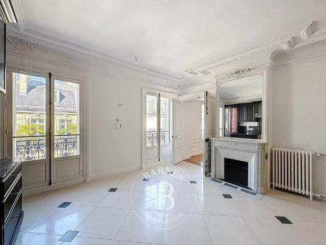 Tout savoir sur cet appartement dans le quartier Parc Monceau, à Paris 8ème