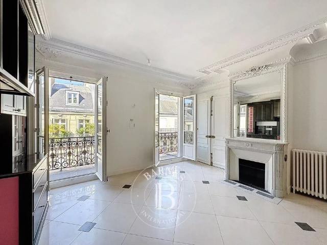 Tout savoir sur cet appartement dans le quartier Parc Monceau, à Paris 8ème
