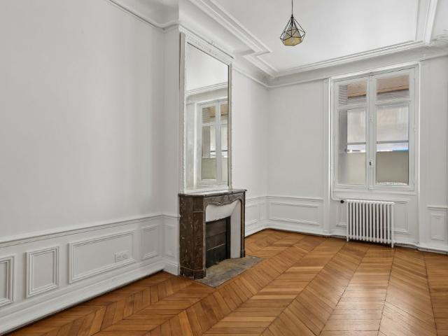 Tout savoir sur cet appartement dans le quartier Parc Monceau, à Paris 8ème