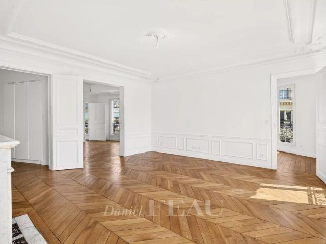 Tout savoir sur cet appartement dans le quartier Pasteur Montparnasse, à Paris 15ème