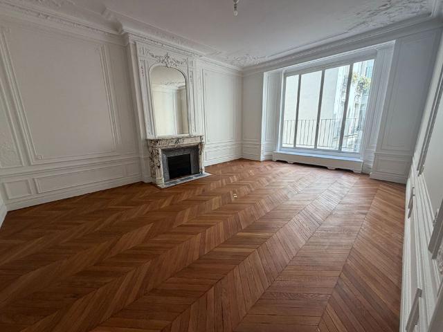 Tout savoir sur cet appartement dans le quartier Pereire Malesherbes, à Paris 17ème