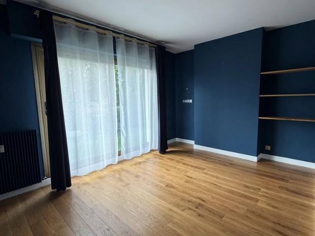Tout savoir sur cet appartement dans le quartier Plateau Ouest, à Suresnes