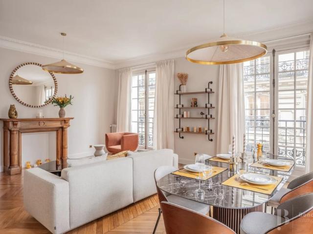 Tout savoir sur cet appartement dans le quartier Provence Opéra, à Paris 9ème