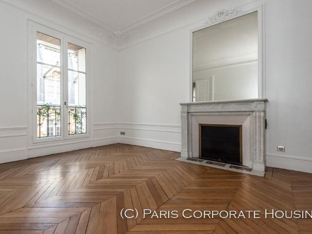 Tout savoir sur cet appartement dans le quartier Rennes, à Paris 6ème