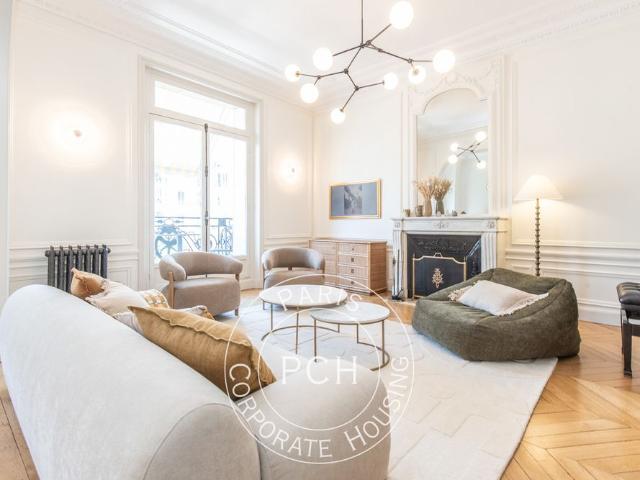 Tout savoir sur cet appartement dans le quartier Ternes Maillot, à Paris 17ème
