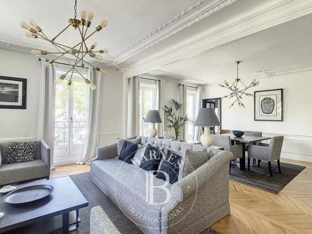 Tout savoir sur cet appartement dans le quartier Ternes Maillot, à Paris 17ème